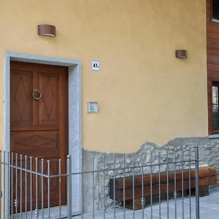 Au Coin Du Chateau Oda ve Kahvaltı