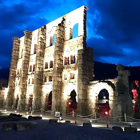 Au Coin Du Chateau 3*