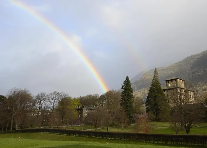 Au Coin Du Chateau Bed & Breakfast 3*