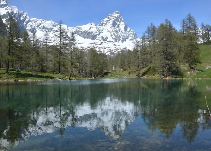 Au Coin Du Chateau Bed & Breakfast 3*