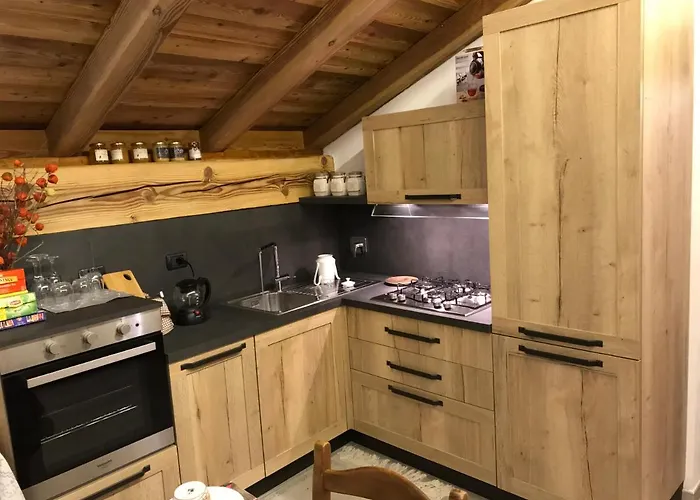 Au Coin Du Chateau Bed & Breakfast