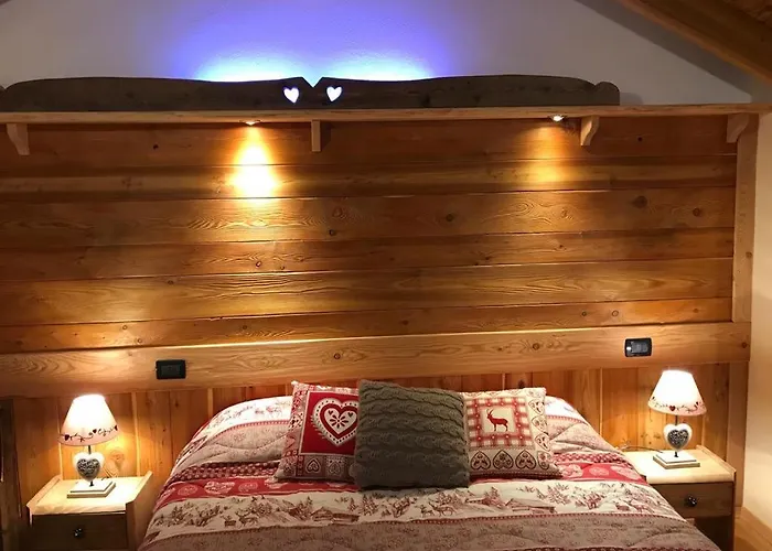 Au Coin Du Chateau Bed & Breakfast Châtillon